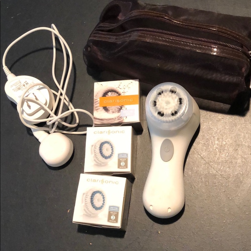 Clarisonic Mia with 4 new brush heads